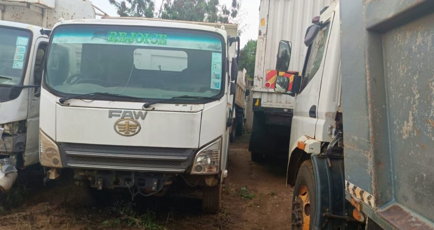 FAW CA 3075 TIPPER  